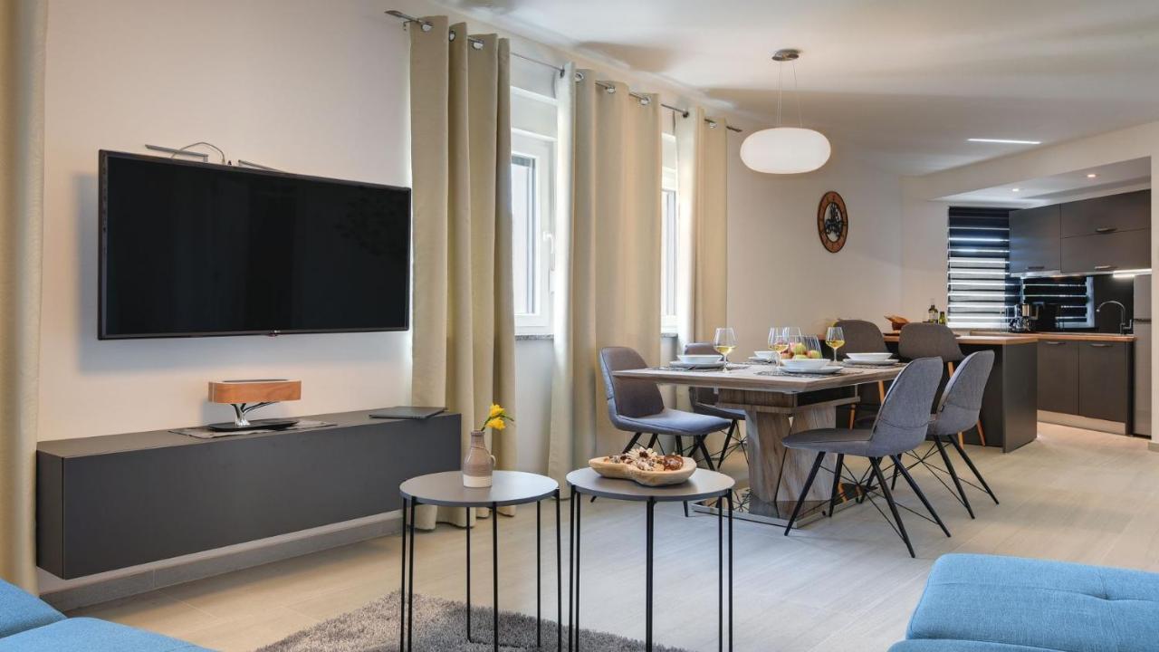 Exclusive City Apartments Pula Bagian luar foto