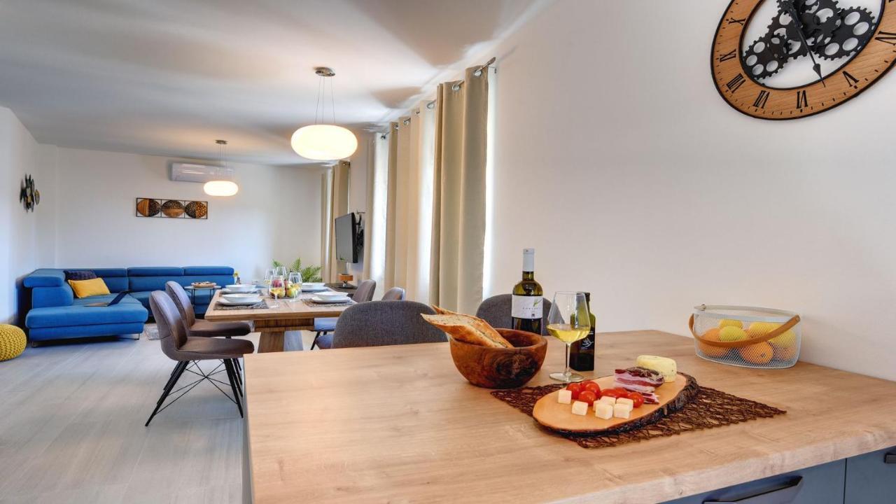 Exclusive City Apartments Pula Bagian luar foto